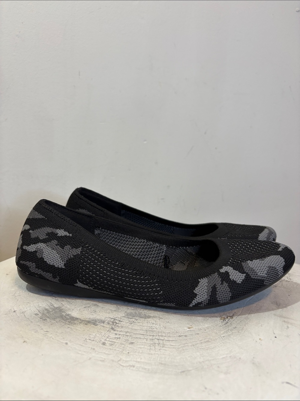 Cliffs by White Mountain Black Camo Print Comfort Knit Slip On Ballet Flats 8W